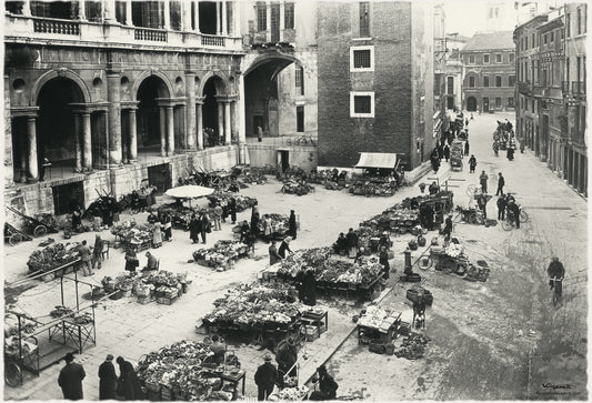 Piazza delle Erbe Vicenza 1920 Mercato